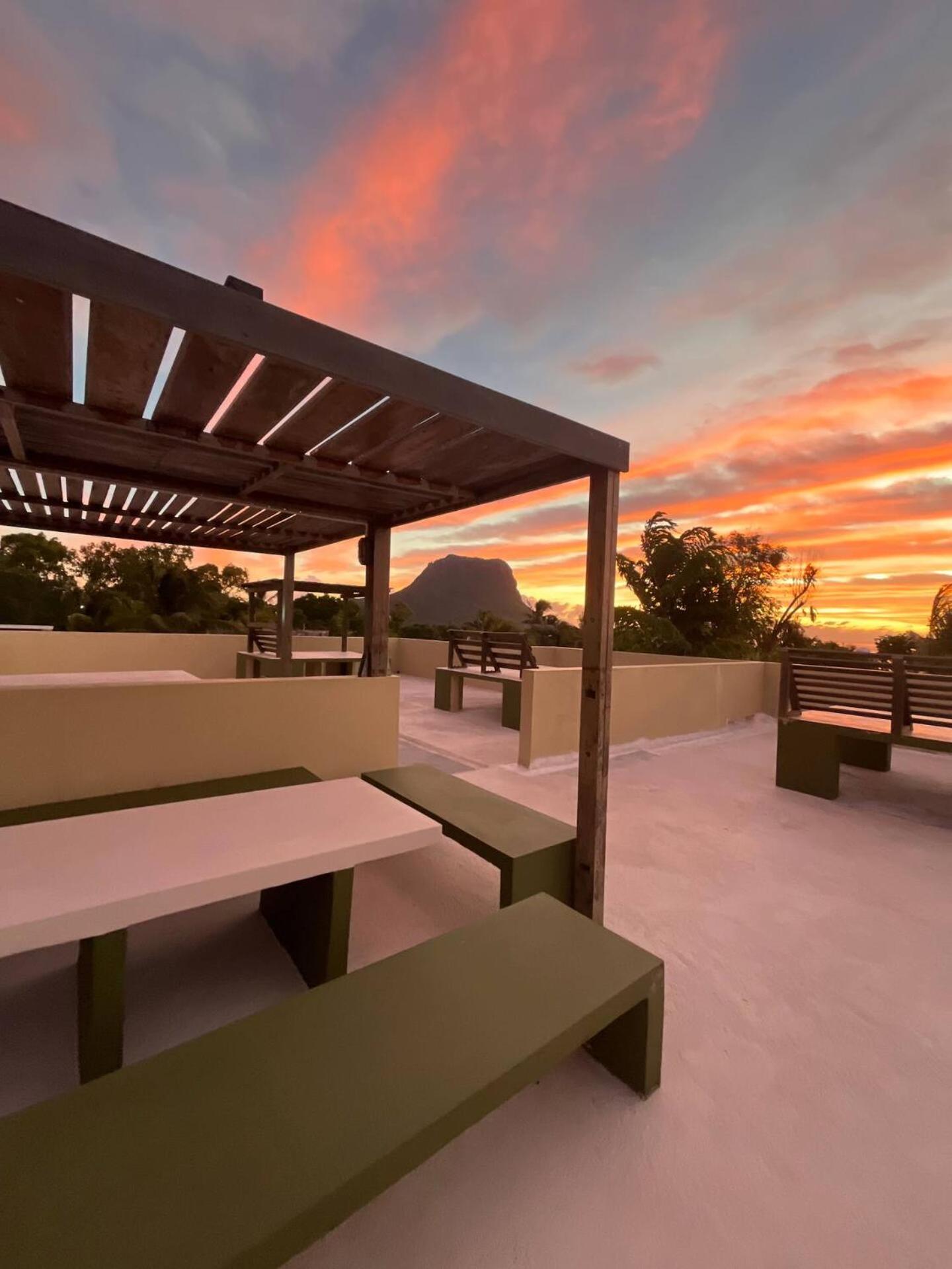 Loukaz -Entire Rental Units W Panoramic Rooftop Coteau Raffin Eksteriør billede