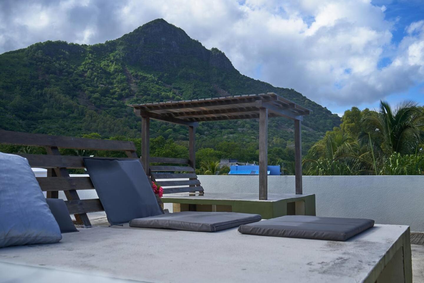 Loukaz -Entire Rental Units W Panoramic Rooftop Coteau Raffin Eksteriør billede